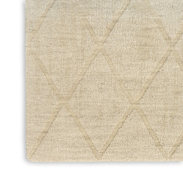 HomeRoots 4' Beige Geometric Wool Area Rug - Modern, Soft, Durable Design Perfect for Small Spaces and Entryways 5' X 7' 569923