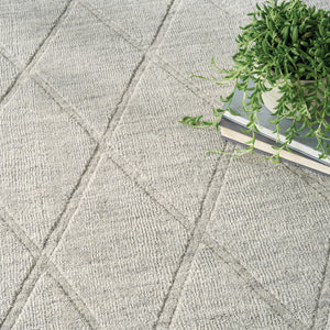 Homeroots 5' X 7' Gray Wool Geometric Area Rug  Wool 569925