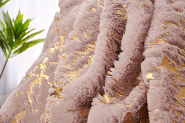 English Elm Luxury Chinchilla Faux Fur Throw Blanket In Dusty Rose With Gilded Accents - Cozy & Elegant (60"X80") B030P233961