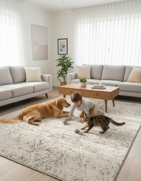 HomeRoots 5' Cream and Beige Abstract Area Rug - Contemporary Design, Stain-Resistant, Perfect for Any Room 5' X 8' 570088