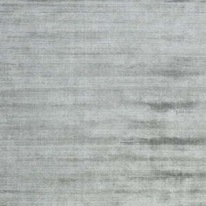 HomeRoots 4' Elegant Silver and Gray Abstract Hand-Woven Area Rug for Contemporary Home Décor and Comfort 4' X 6' 570207