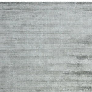 HomeRoots 4' Elegant Silver and Gray Abstract Hand-Woven Area Rug for Contemporary Home Décor and Comfort 4' X 6' 570207