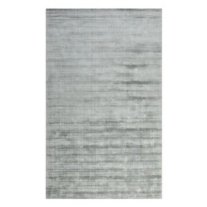 HomeRoots 4' Elegant Silver and Gray Abstract Hand-Woven Area Rug for Contemporary Home Décor and Comfort 4' X 6' 570207