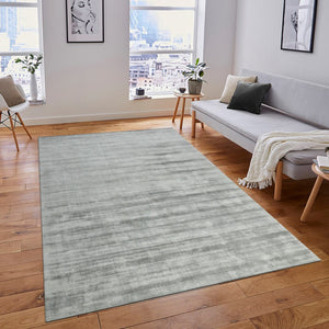 HomeRoots 4' Elegant Silver and Gray Abstract Hand-Woven Area Rug for Contemporary Home Décor and Comfort 4' X 6' 570207