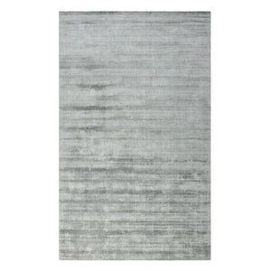 HomeRoots 4' Elegant Silver and Gray Abstract Hand-Woven Area Rug for Contemporary Home Décor and Comfort 4' X 6' 570207