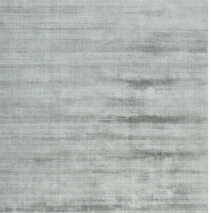 HomeRoots 4' Elegant Silver and Gray Abstract Hand-Woven Area Rug for Contemporary Home Décor and Comfort 5' X 8' 570208