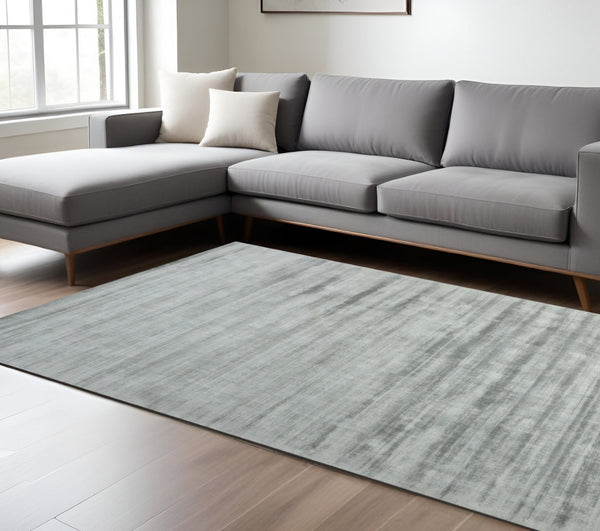 HomeRoots 4' Elegant Silver and Gray Abstract Hand-Woven Area Rug for Contemporary Home Décor and Comfort 10' X 14' 570211