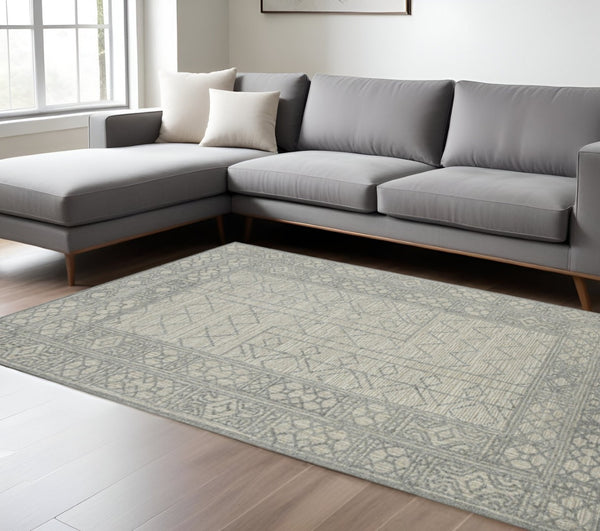 HomeRoots 5' Hand-Hooked Wool Southwestern Area Rug - Gray & Ivory, Artisan Crafted for Cozy Spaces 9' X 13' 570322