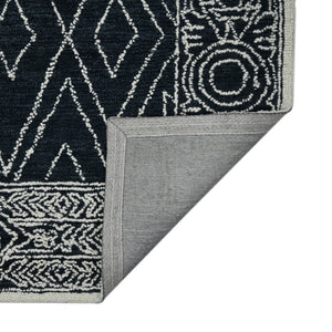 HomeRoots 5' Handcrafted Southwestern Wool Area Rug in Charcoal and Ivory – Perfect for Cozy Living Spaces 5' X 8' 570328