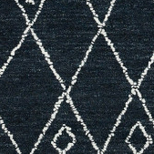 HomeRoots 5' Handcrafted Southwestern Wool Area Rug in Charcoal and Ivory – Perfect for Cozy Living Spaces 8' X 10' 570329