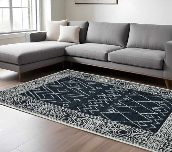 HomeRoots 5' Handcrafted Southwestern Wool Area Rug in Charcoal and Ivory – Perfect for Cozy Living Spaces 9' X 13' 570330