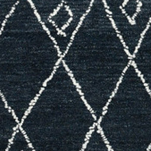 HomeRoots 5' Handcrafted Southwestern Wool Area Rug in Charcoal and Ivory – Perfect for Cozy Living Spaces 9' X 13' 570330
