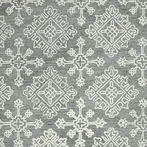 HomeRoots 5' Gray and Ivory Wool Hand-Hooked Oriental Area Rug – Artisanal Charm for Any Interior Space 5' X 7' 570344