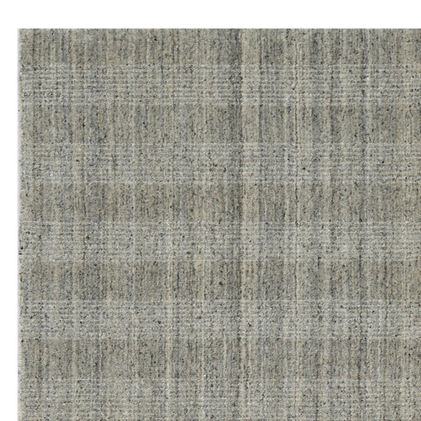 HomeRoots 5' Hand-Woven Gray and Beige Wool Plaid Area Rug - Timeless Comfort for Any Living Space Decor 5' X 8' 570477