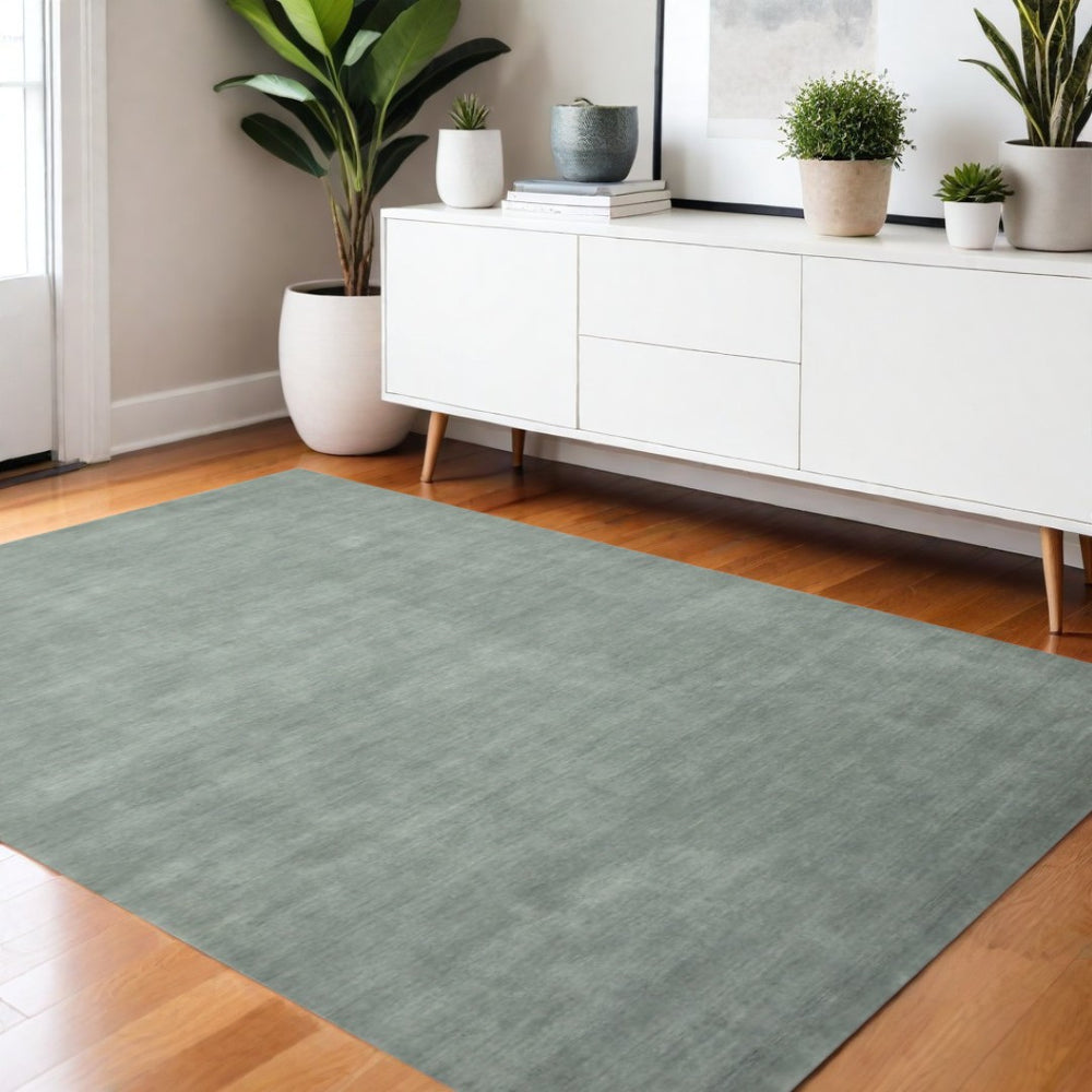HomeRoots 4' Gray Wool Hand-Woven Area Rug – Artisanal Comfort and Style for Cozy Spaces and Entryways 4' X 6' 570643