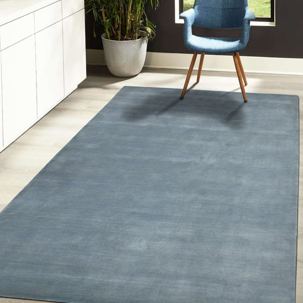 HomeRoots 4' Light Blue Hand-Woven Wool Area Rug - Luxurious, Durable, and Perfect for Any Room Decor 4' X 6' 570655