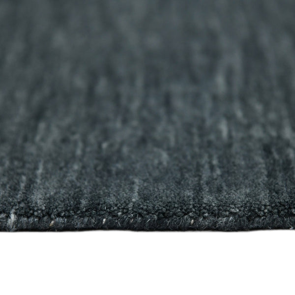 HomeRoots 4' Hand-Woven Dark Gray Wool Area Rug – Artisan Crafted Luxury for Entryways and Cozy Spaces 9' X 12' 570667