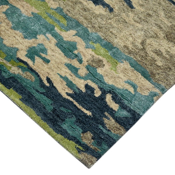 HomeRoots 4' Sand and Green Wool Area Rug - Hand-Tufted Abstract Design for Modern Spaces and Comfort 4' X 6' 570746