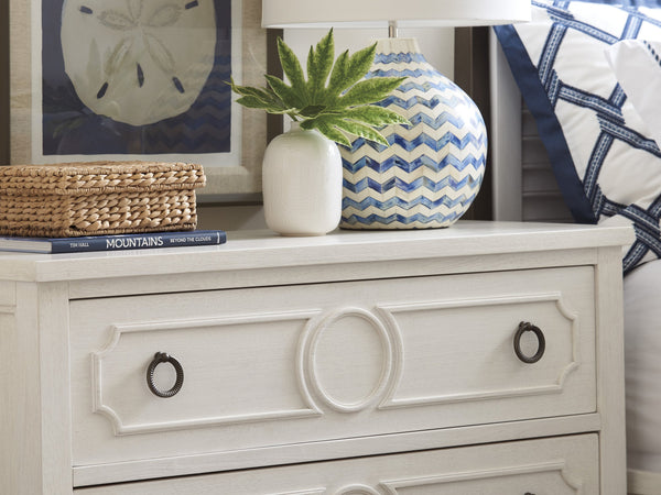 Lexington Tommy Bahama Home Brantley Bachelor's Chest - Coastal Elegance In Shell White With Distinctive Textures And Design Caribbean Sands  570-624