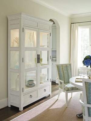 Lexington Tommy Bahama Home Sanctuary Curio China Cabinet - Elegant Coastal Design With Glass Doors, Adjustable Shelves & Led Lighting Caribbean Sands  570-864