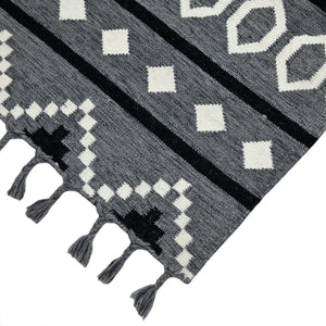 HomeRoots 5' Wool Tribal Flatweave Handmade Area Rug with Fringe - Versatile Gray, White, and Black Design 5' X 8' 571080
