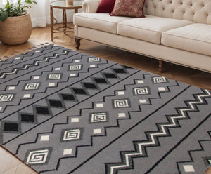 HomeRoots 5' Gray White and Black Wool Tribal Handmade Area Rug - Artisan Flatweave with Fringe Design 5' X 8' 571088