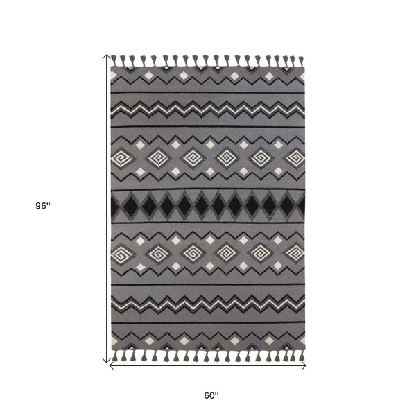 HomeRoots 5' Gray White and Black Wool Tribal Handmade Area Rug - Artisan Flatweave with Fringe Design 5' X 8' 571088