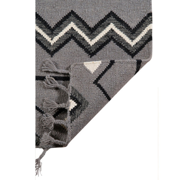 HomeRoots 5' Gray White and Black Wool Tribal Handmade Area Rug - Artisan Flatweave with Fringe Design 8' X 10' 571089