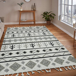 HomeRoots 5' Handmade Wool Tribal Area Rug in Ivory, Gray, and Black - Artisanal Flatweave with Fringe 5' X 8' 571096