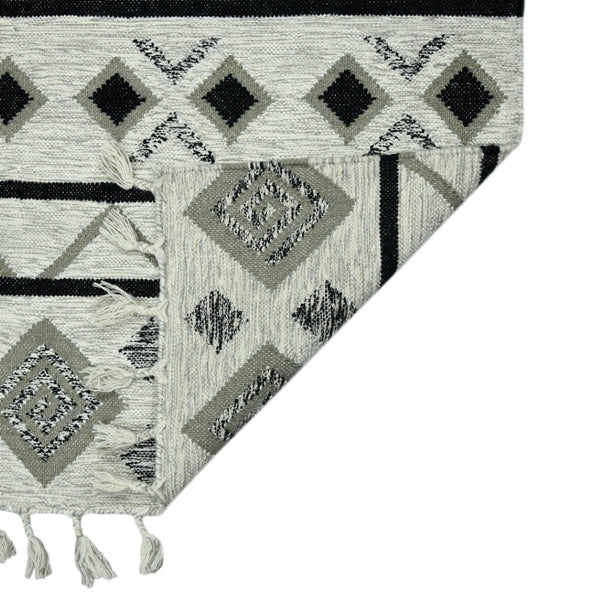 HomeRoots 5' Handmade Wool Tribal Area Rug in Ivory, Gray, and Black - Artisanal Flatweave with Fringe 9' X 12' 571098