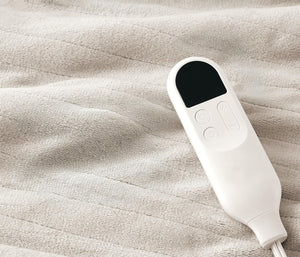 Homeroots 72" X 84" Cream And White Microfiber Heated Electric Full Double Blanket  Microfiber 571377