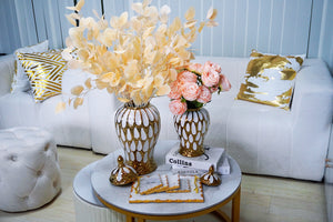 Homeroots 18" White And Gold Abstract Urn Ceramic Ginger Jar  Ceramic 571609