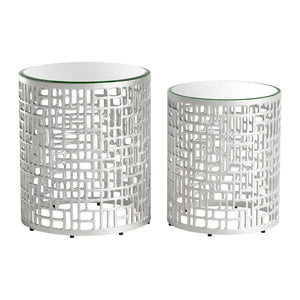 HomeRoots 20" Silver Mirrored Glass Pedestal End Table – Chic Aluminum Base, Versatile & Glamorous Design for Any Space 572184