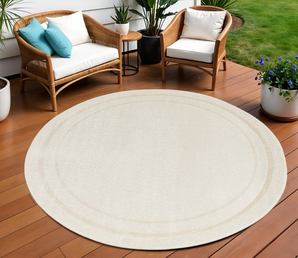 HomeRoots 8' Ivory and Gold Round Rug - Stylish Indoor/Outdoor Area Rug with Geometric Design & Easy Care 572570