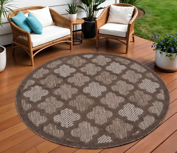 HomeRoots 8' Brown Round Geometric Area Rug - Stylish Indoor/Outdoor Accent with Durable, Low-Maintenance Design 572802