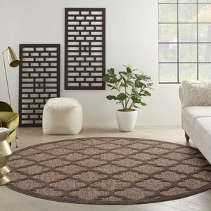 HomeRoots 8' Brown Round Geometric Area Rug - Stylish Indoor/Outdoor Accent with Durable, Low-Maintenance Design 572802