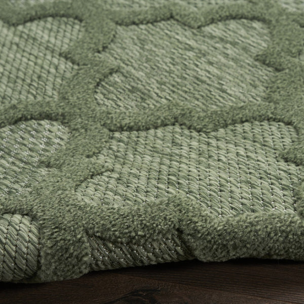 HomeRoots 8' Green Round Rug - Stylish Geometric Design for Indoor/Outdoor Spaces, Easy Care, Versatile Use 572803
