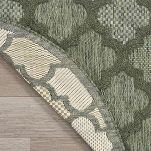 HomeRoots 8' Green Round Rug - Stylish Geometric Design for Indoor/Outdoor Spaces, Easy Care, Versatile Use 572803