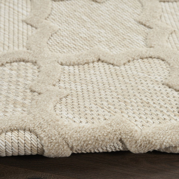 HomeRoots 8' Cream Round Geometric Area Rug – Modern Indoor/Outdoor Design, Easy Care & Versatile Style! 572804