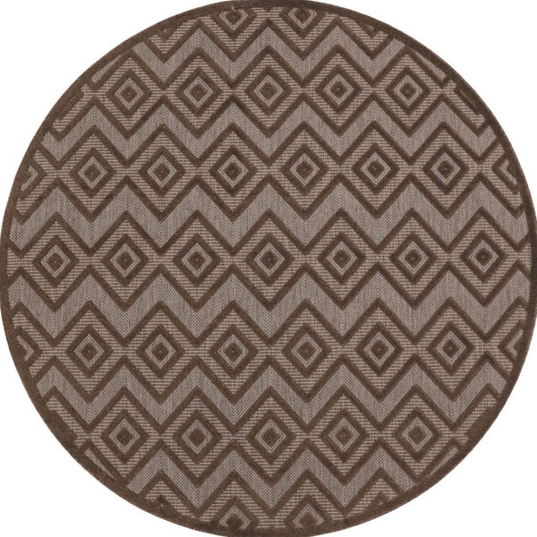HomeRoots 8' Brown Round Geometric Area Rug - Versatile Indoor/Outdoor Solution with Low-Maintenance Style 572834