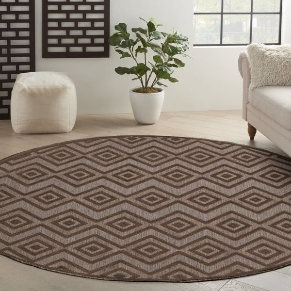 HomeRoots 8' Brown Round Geometric Area Rug - Versatile Indoor/Outdoor Solution with Low-Maintenance Style 572834