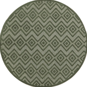 HomeRoots 8' Green Round Geometric Area Rug - Stylish Indoor/Outdoor Design with Low-Maintenance Durability 572835