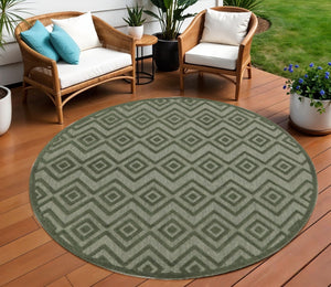 HomeRoots 8' Green Round Geometric Area Rug - Stylish Indoor/Outdoor Design with Low-Maintenance Durability 572835