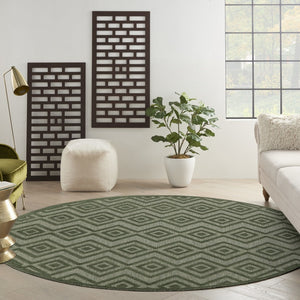 HomeRoots 8' Green Round Geometric Area Rug - Stylish Indoor/Outdoor Design with Low-Maintenance Durability 572835
