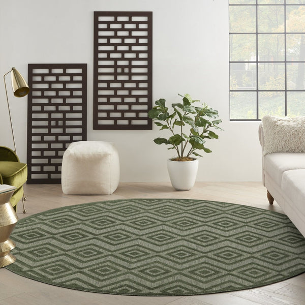 HomeRoots 8' Green Round Geometric Area Rug - Stylish Indoor/Outdoor Design with Low-Maintenance Durability 572835