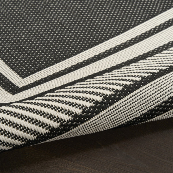HomeRoots 6' X 9' Black Geometric Area Rug – Stylish Indoor & Outdoor Design for Modern Spaces, Easy Care! 572869