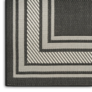 HomeRoots 6' X 9' Black Geometric Area Rug – Stylish Indoor & Outdoor Design for Modern Spaces, Easy Care! 572869
