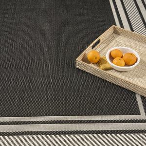 HomeRoots 6' X 9' Black Geometric Area Rug – Stylish Indoor & Outdoor Design for Modern Spaces, Easy Care! 572869