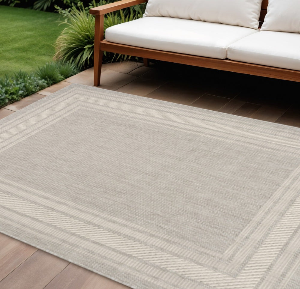 HomeRoots 6' X 9' Gray Geometric Area Rug - Stylish Indoor/Outdoor Design, Durable, Easy Care for Any Space 572873