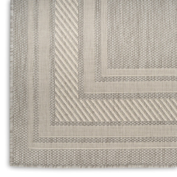 HomeRoots 6' X 9' Gray Geometric Area Rug - Stylish Indoor/Outdoor Design, Durable, Easy Care for Any Space 572873